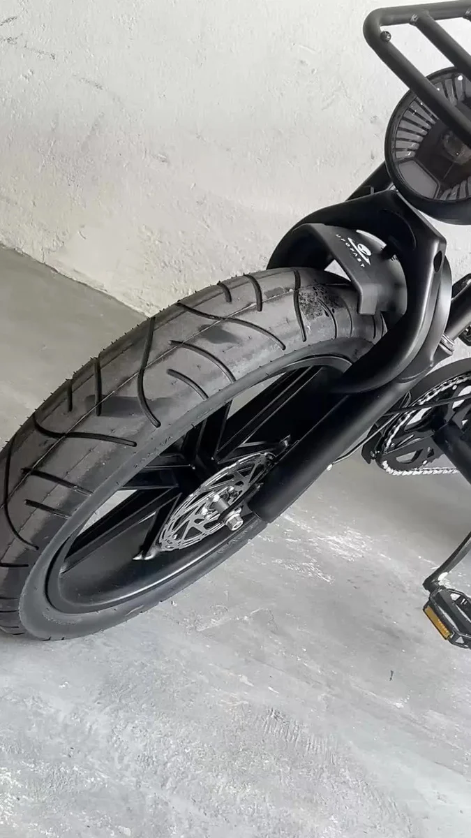 Você tem um trajeto urbano e não quer depender sempre do carro ou do transporte público. Também não quer uma bike comum quando o caminho exige mais esforço.